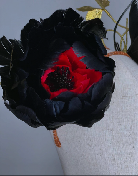 Melanie Ferrero - Black Large Flowers with Red Centre