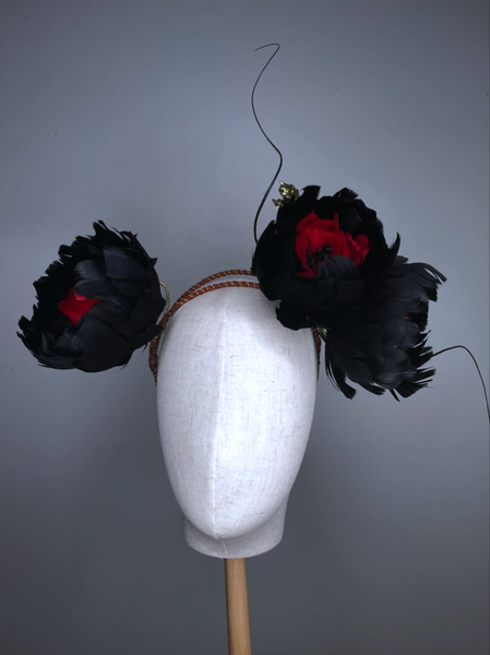 Melanie Ferrero - Black Large Flowers with Red Centre