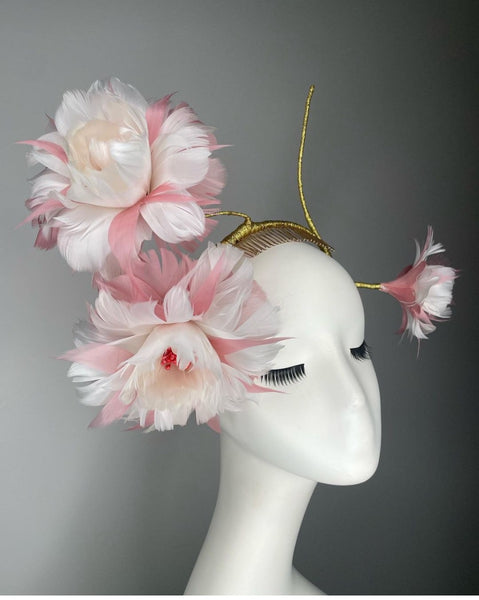 Melanie Ferrero - Pink White Tri Feather Flowers