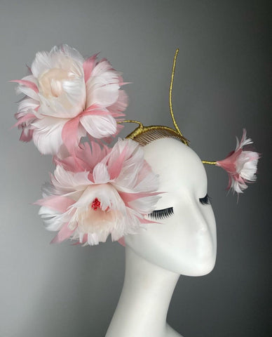 Melanie Ferrero - Pink White Tri Feather Flowers